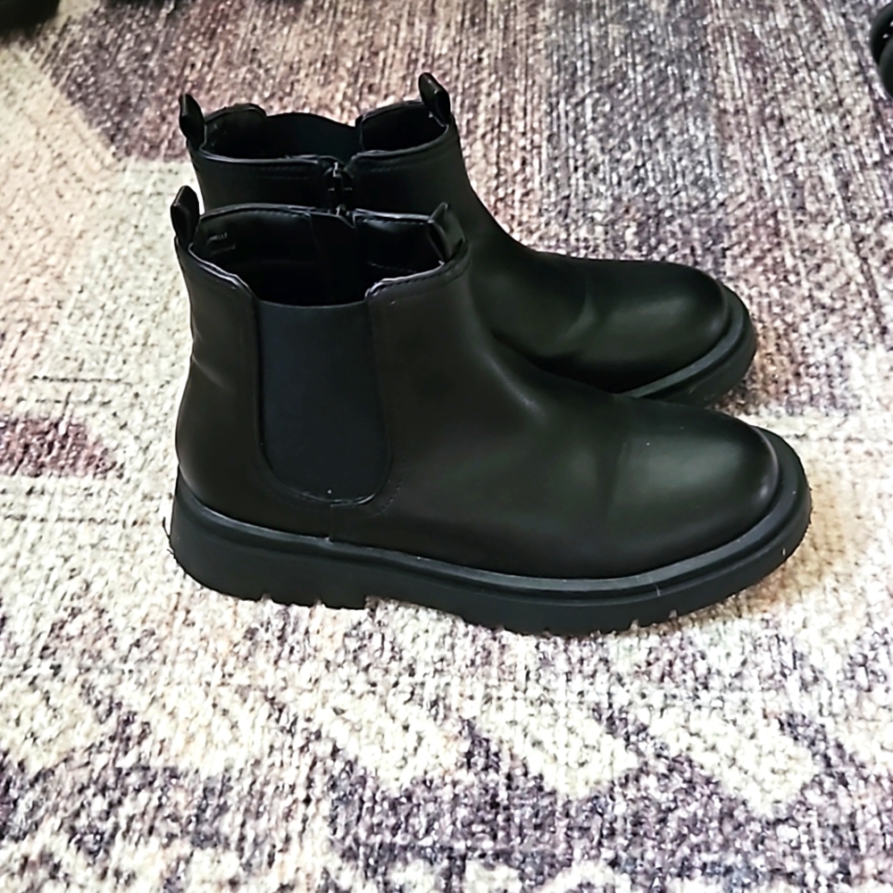 Open Edit Zoey Chelsea Girls Boots